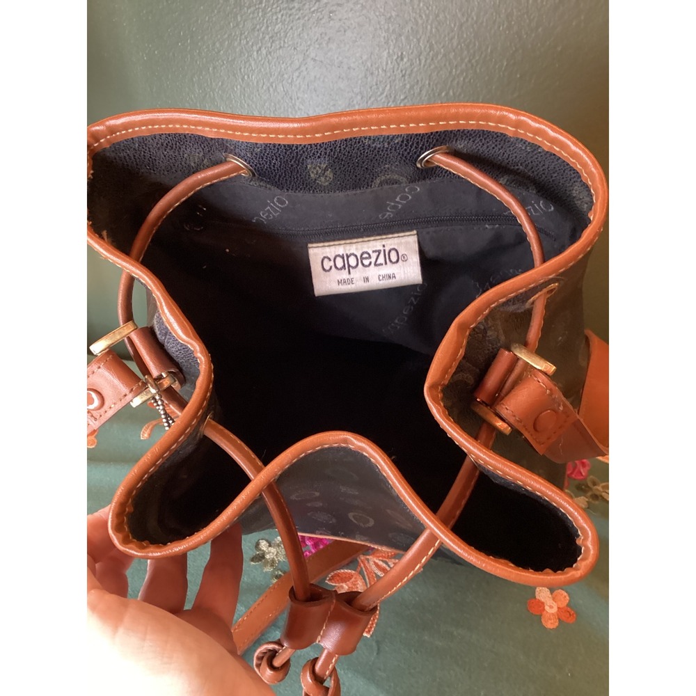 Capezio Bucket‎ Bag Blk Monogram Leather Trim Drawstring Shoulder Bag - Picture 3 of 4